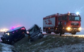 FOTO // Accident TERIBIL la Hîncești, cu implicarea unui taxi. Un angajat al Poliției de Frontieră a murit pe loc